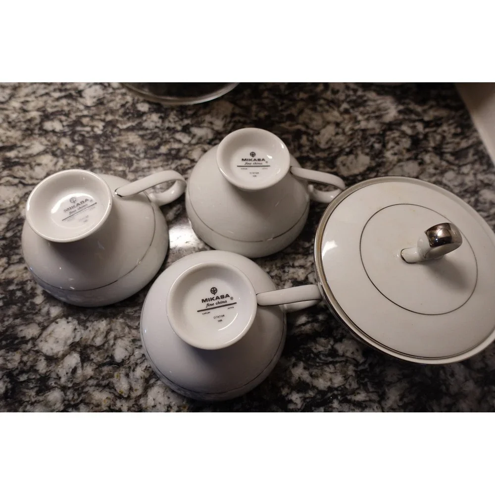 Vintage MIKASA Narumi JAPAN fine China teacups‎ and sugar bowl